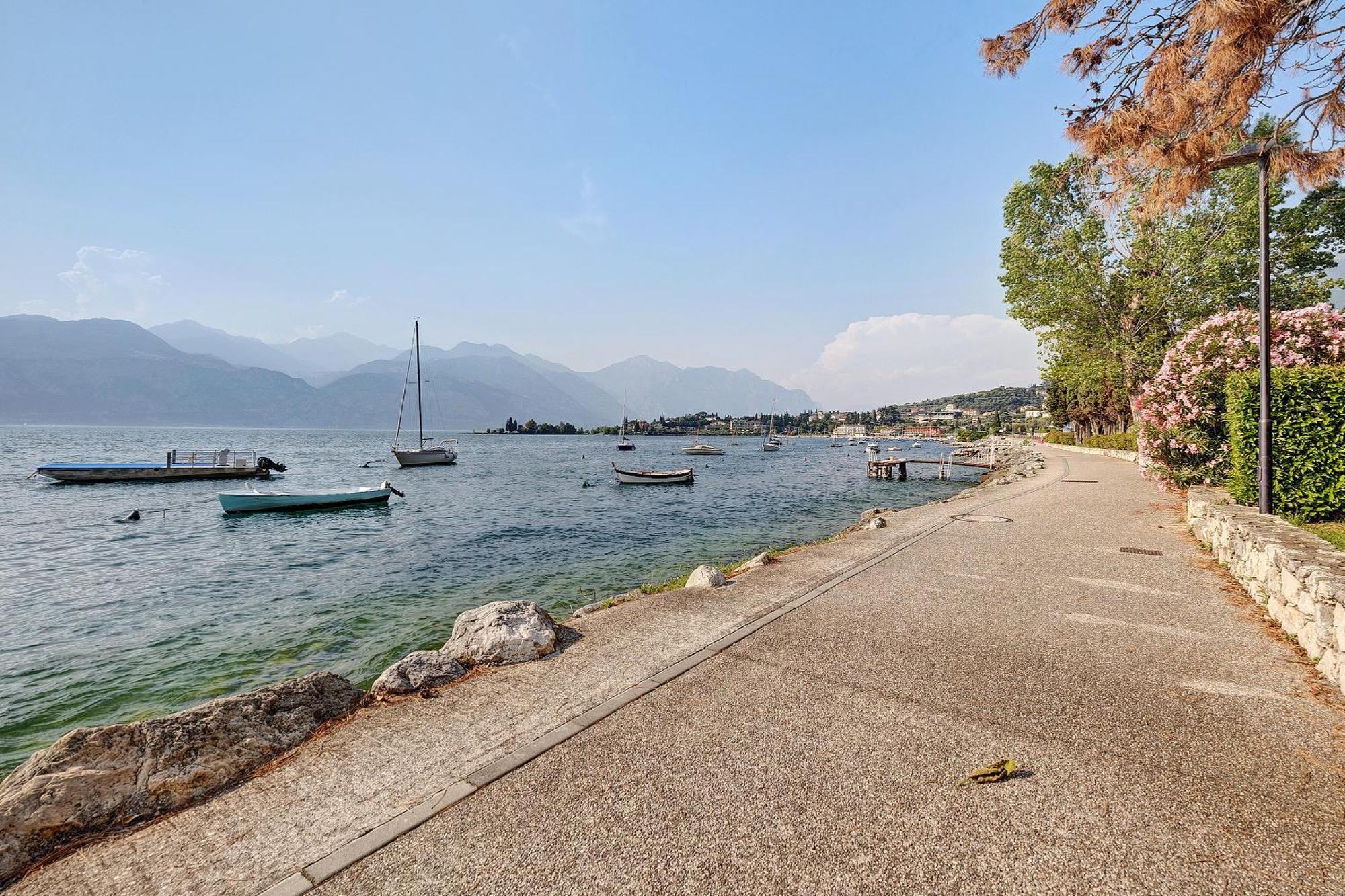 Apt Theo Val Di Sogno Garda Lake มัลเชซิเน ภายนอก รูปภาพ