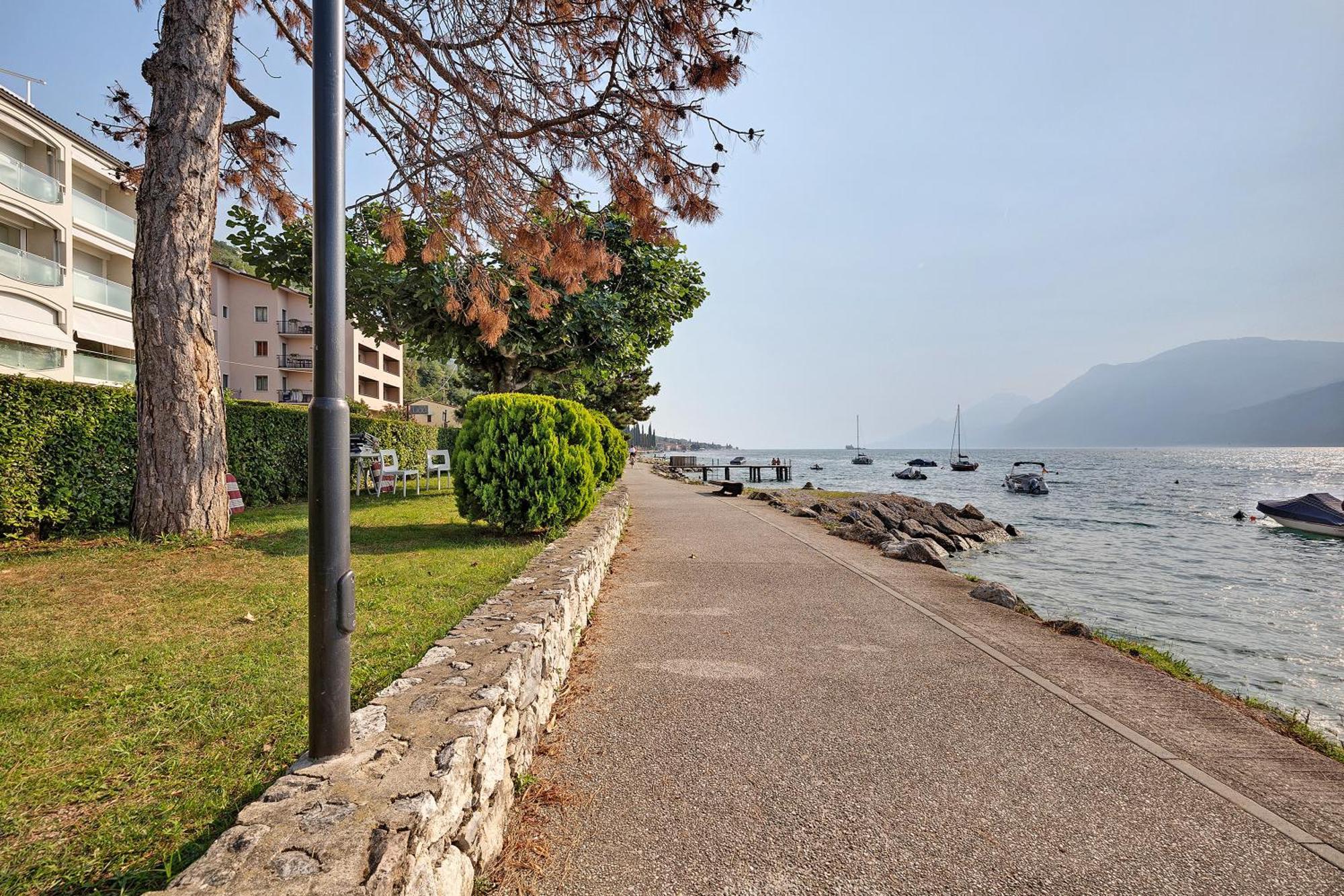 Apt Theo Val Di Sogno Garda Lake มัลเชซิเน ภายนอก รูปภาพ