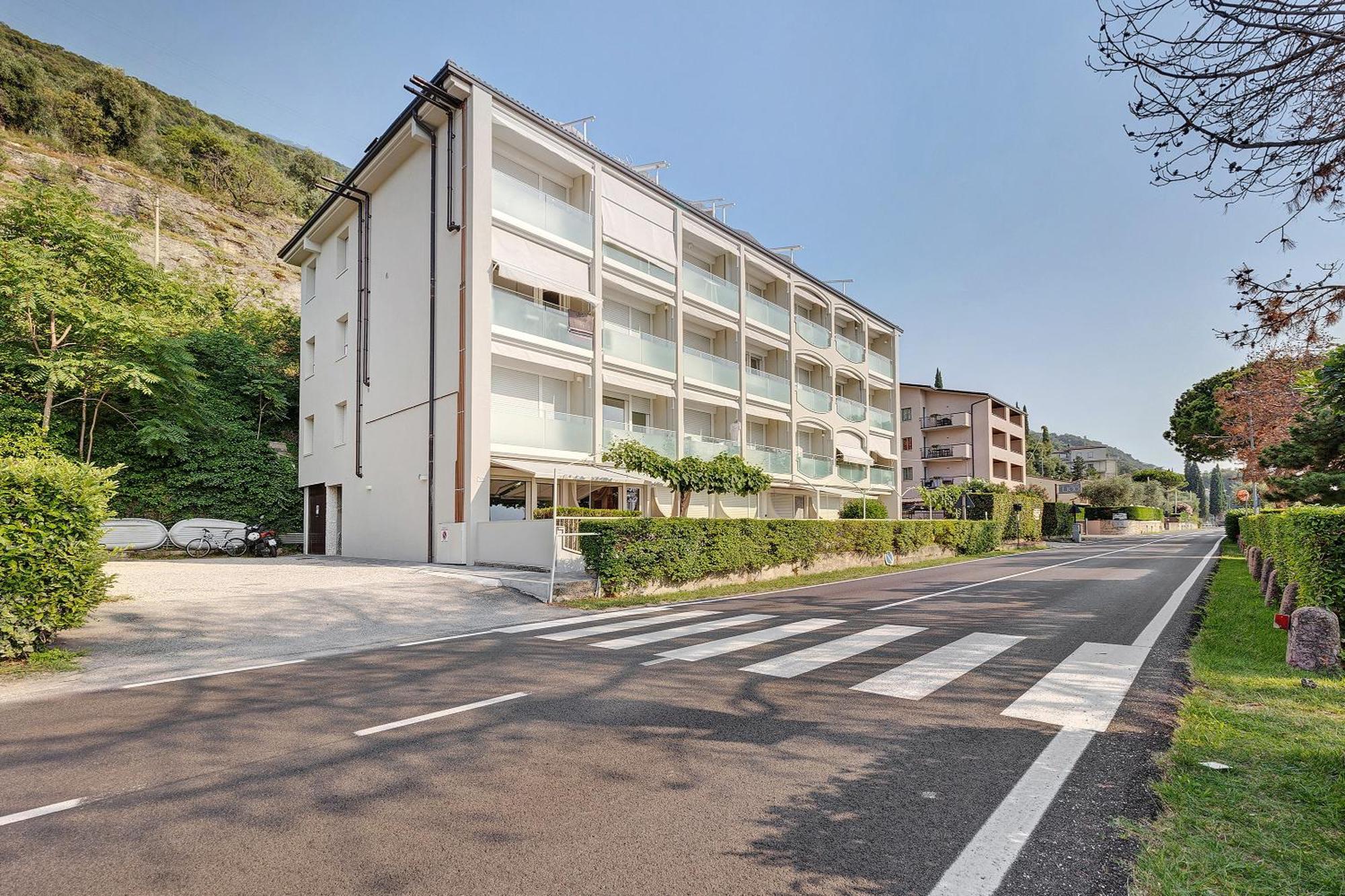 Apt Theo Val Di Sogno Garda Lake มัลเชซิเน ภายนอก รูปภาพ